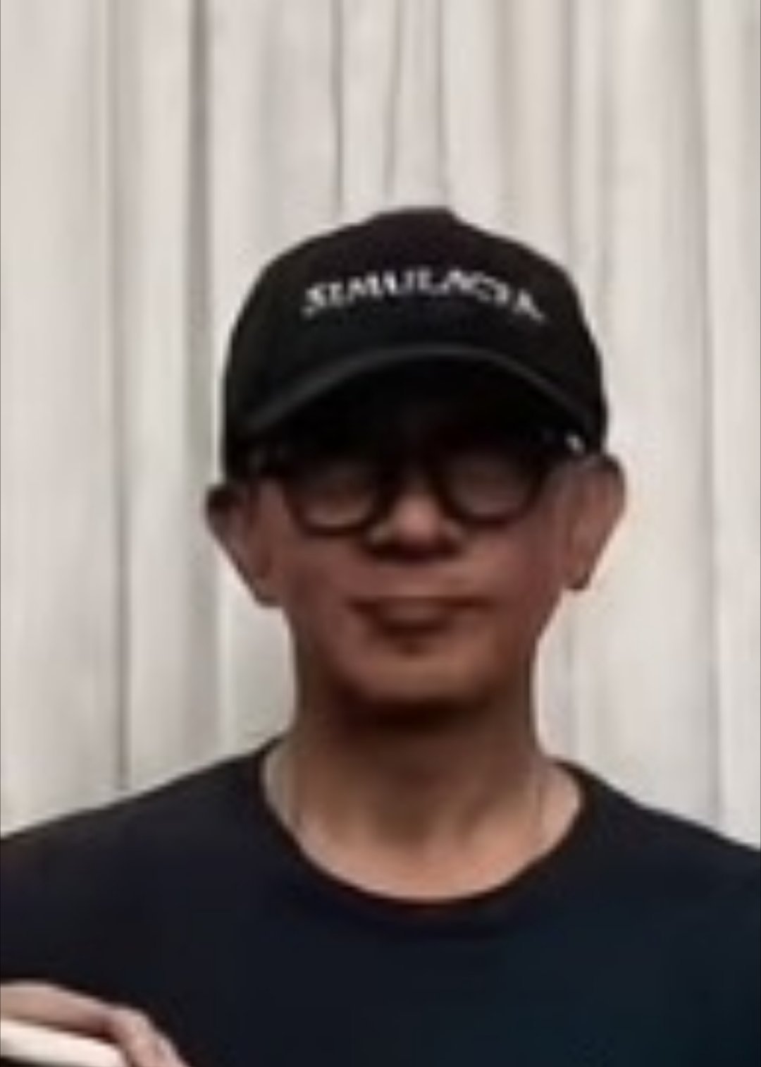 具俊晔暴瘦 亲人离开肯定会难过的 本来就是个老头 瘦一点就很皱巴巴的感觉 ​​​