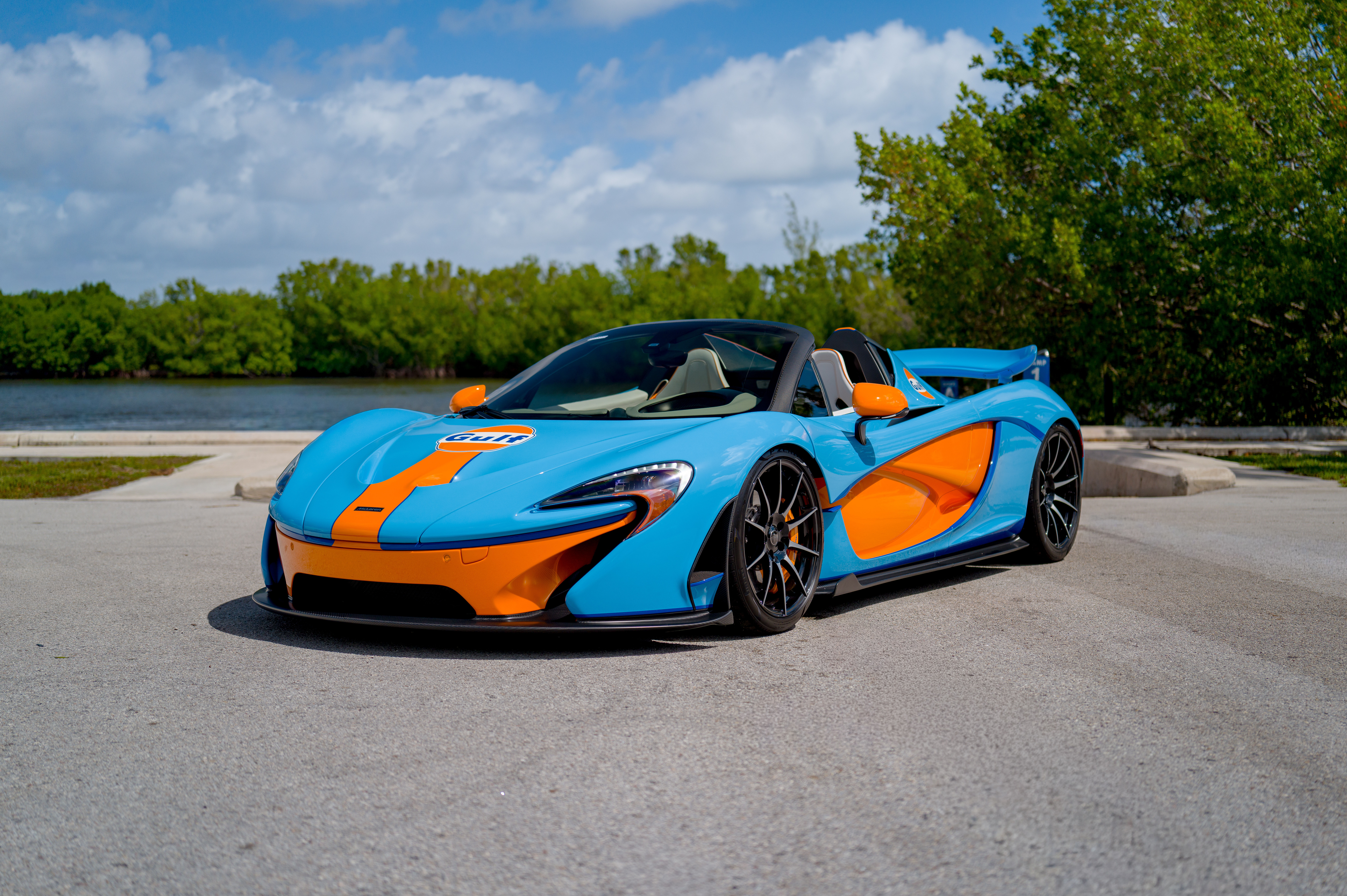 Lanzante McLaren P1 Spider 