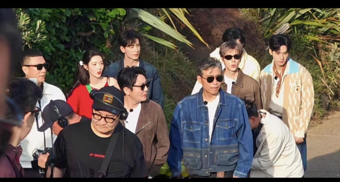 有了185男团的加入，地球2的平均海拔和颜值都高出了很多综艺剧组。地球超新鲜‖地