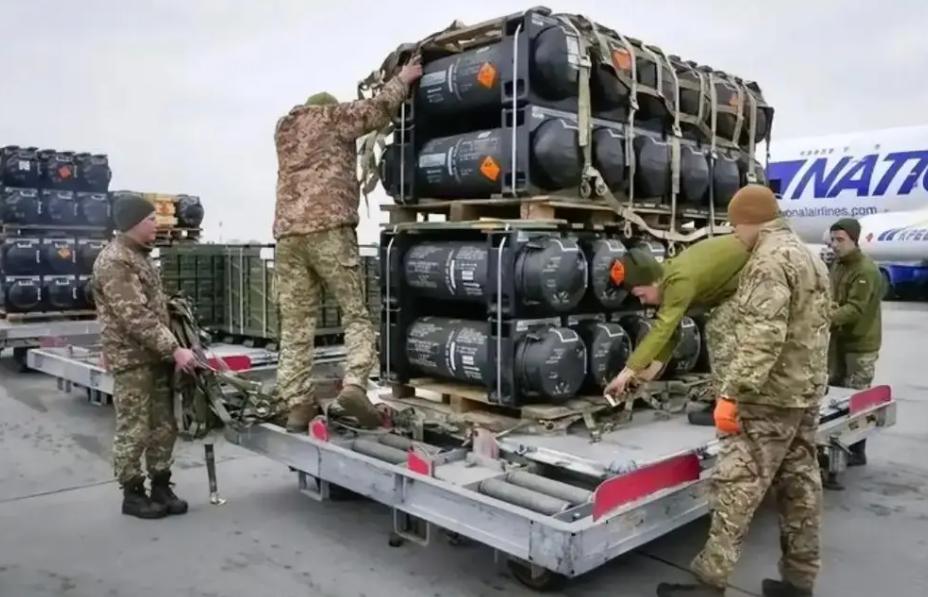 特朗普估计现在很发愁

为啥发愁？因为他手上那笔卖给台湾的110亿美元武器大单，