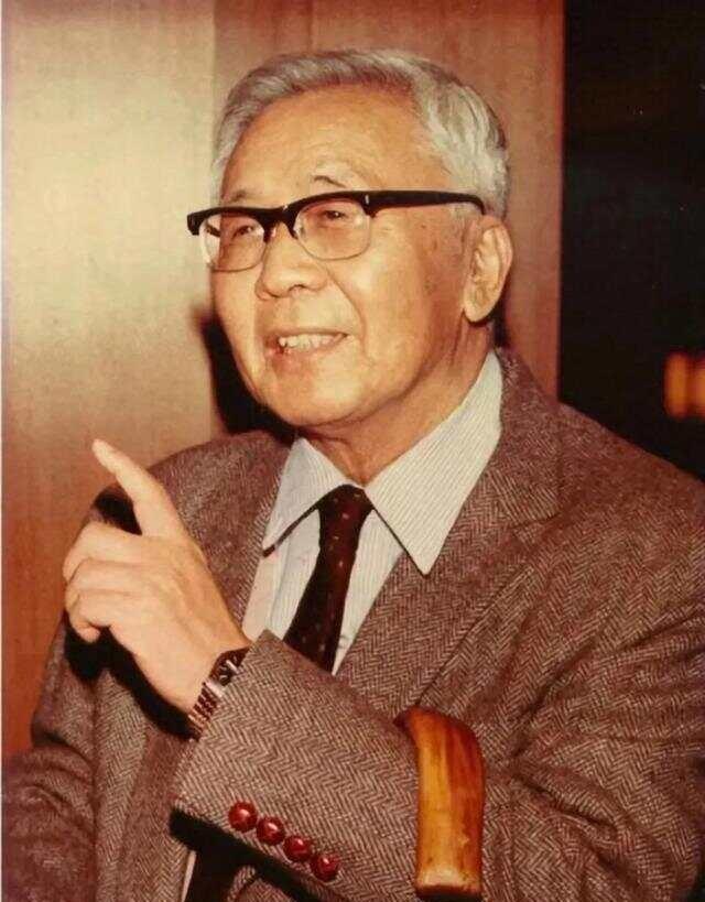 1943年，华罗庚见到几个月都没破出日军密码的俞大维，惊讶的说：“你这哈佛高材生
