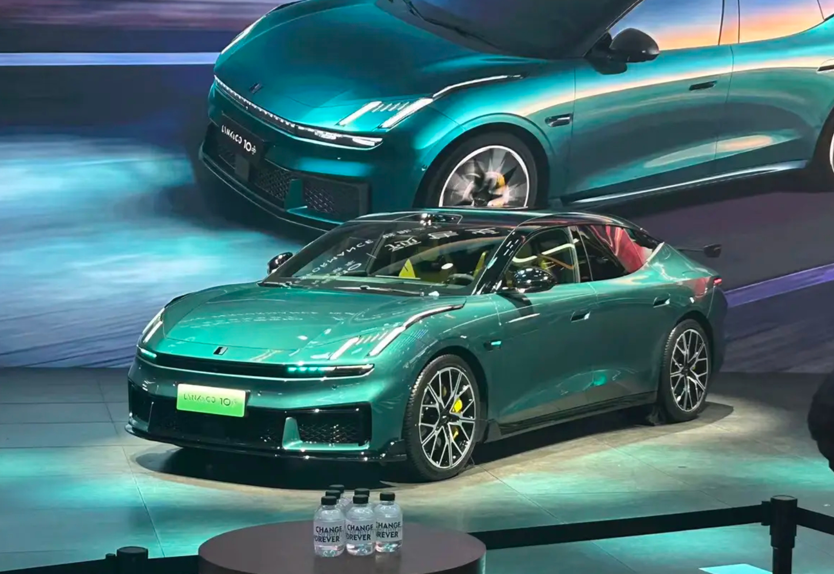 2026北京车展探馆直播进行中！新车热门车抢先看！现在看——领克10和领克10+