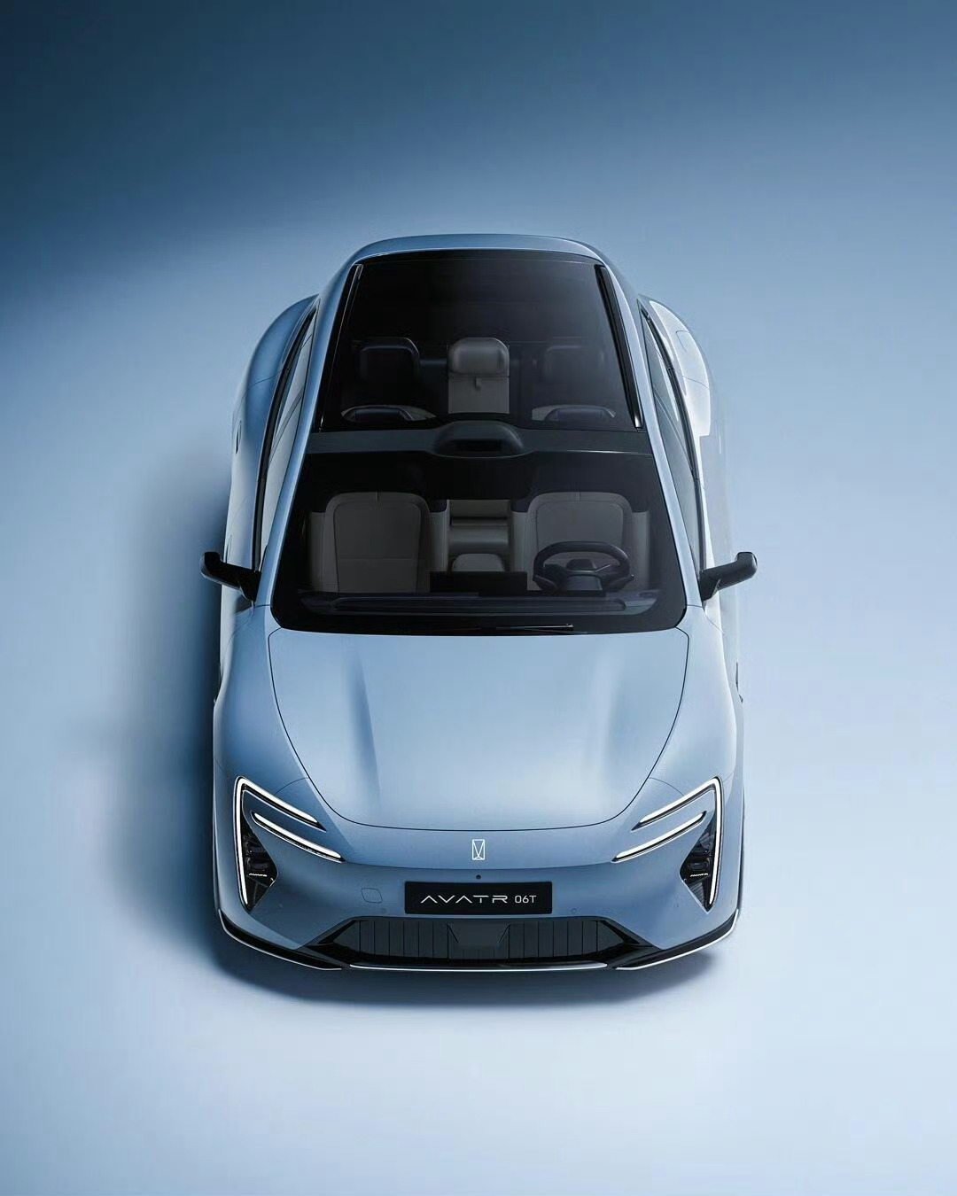 会这样拍旅行车的品牌确实不多，我反正第一次看到，但角度真的也算是讨巧，把臀的肥美