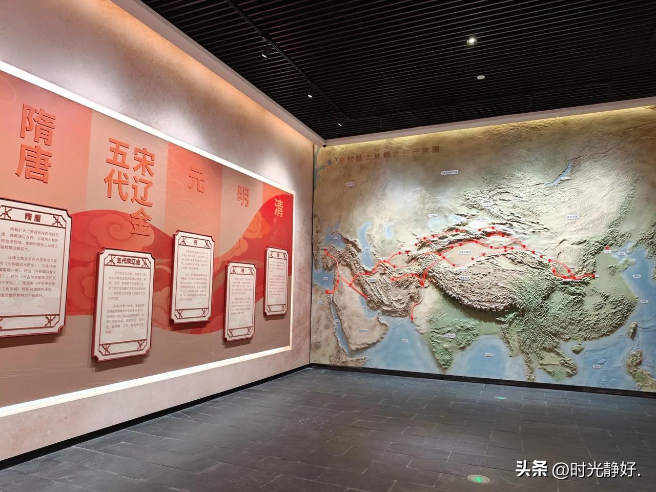 今天休息去参观了“六馆一心”的规划馆。

以前去这样的地方都是跟着单位组织去的，