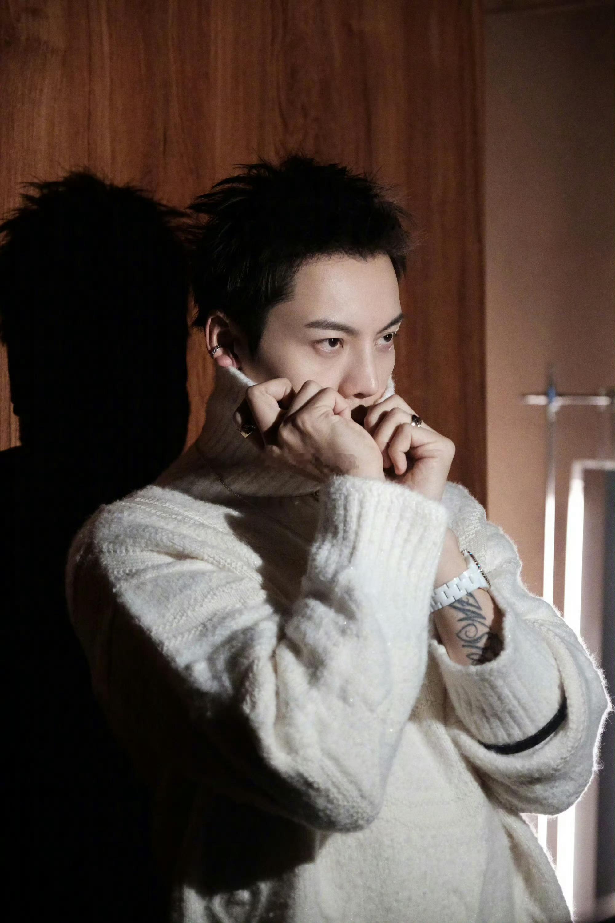 陈伟霆首谈自己的育儿观 陈伟霆首谈育儿观也太真诚了！他分享体验当爸爸的幸福，更强