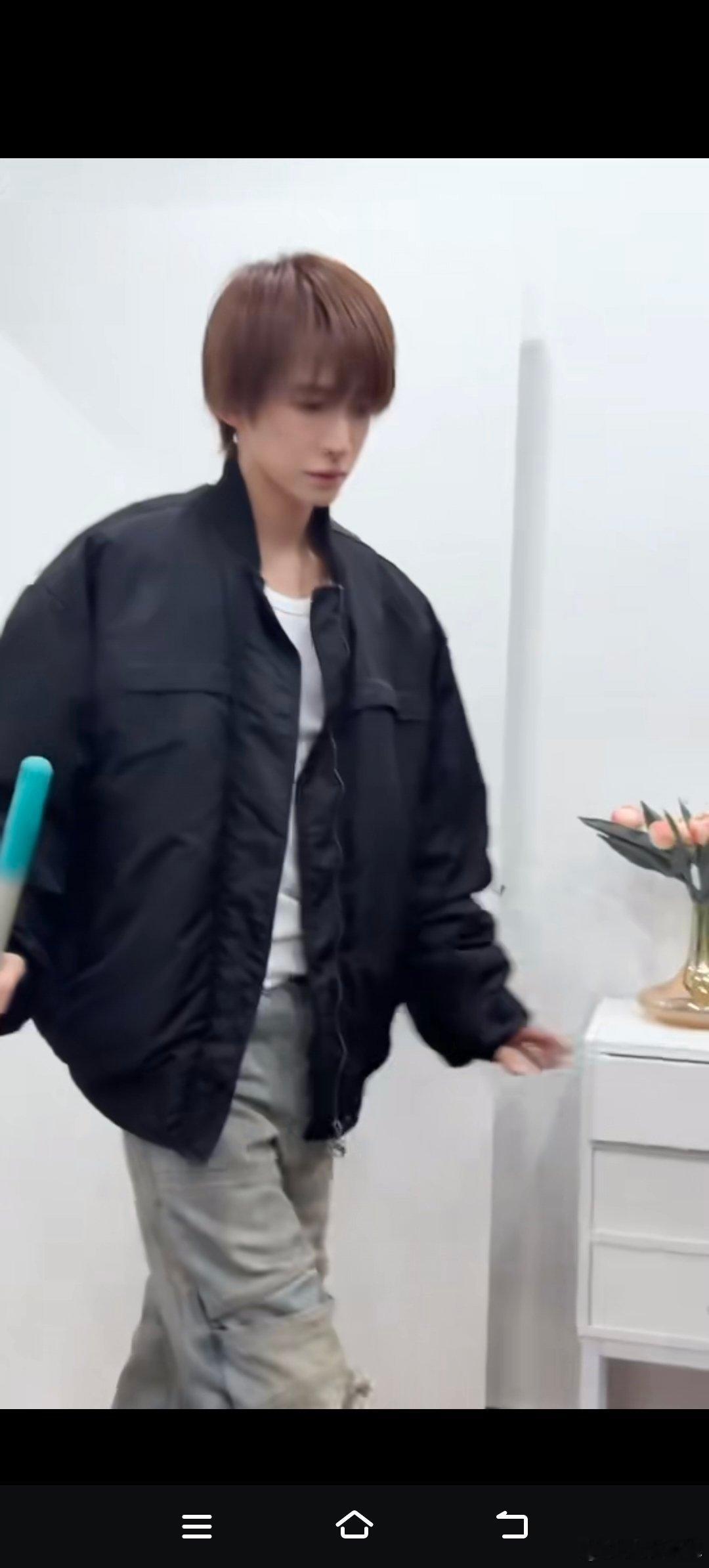 刘宇的国风宇宙再次来到四川 跨年赴川，解锁刘宇的国风盛宴！笔墨入舞，风雅出圈，每