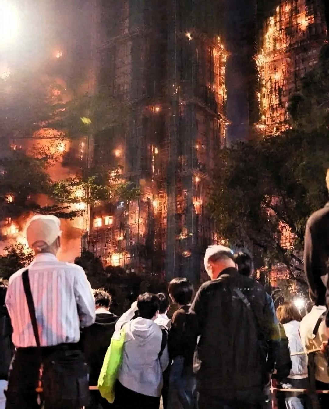 现在最心慌的人，

心慌慌是那3个被抓的负责人的心慌，他们用了不符合防火标准的材