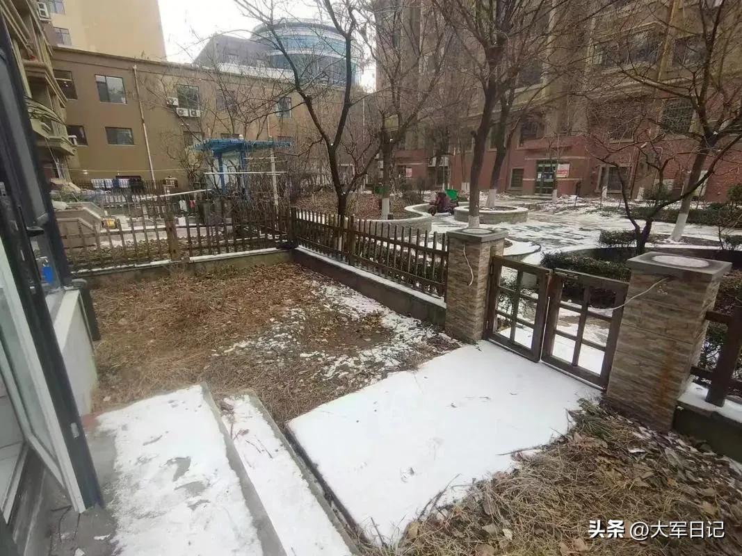 别只看黄金疯涨，看看燕郊房价，真的有人笑有人哭！
 
2014年燕郊才七八千一平