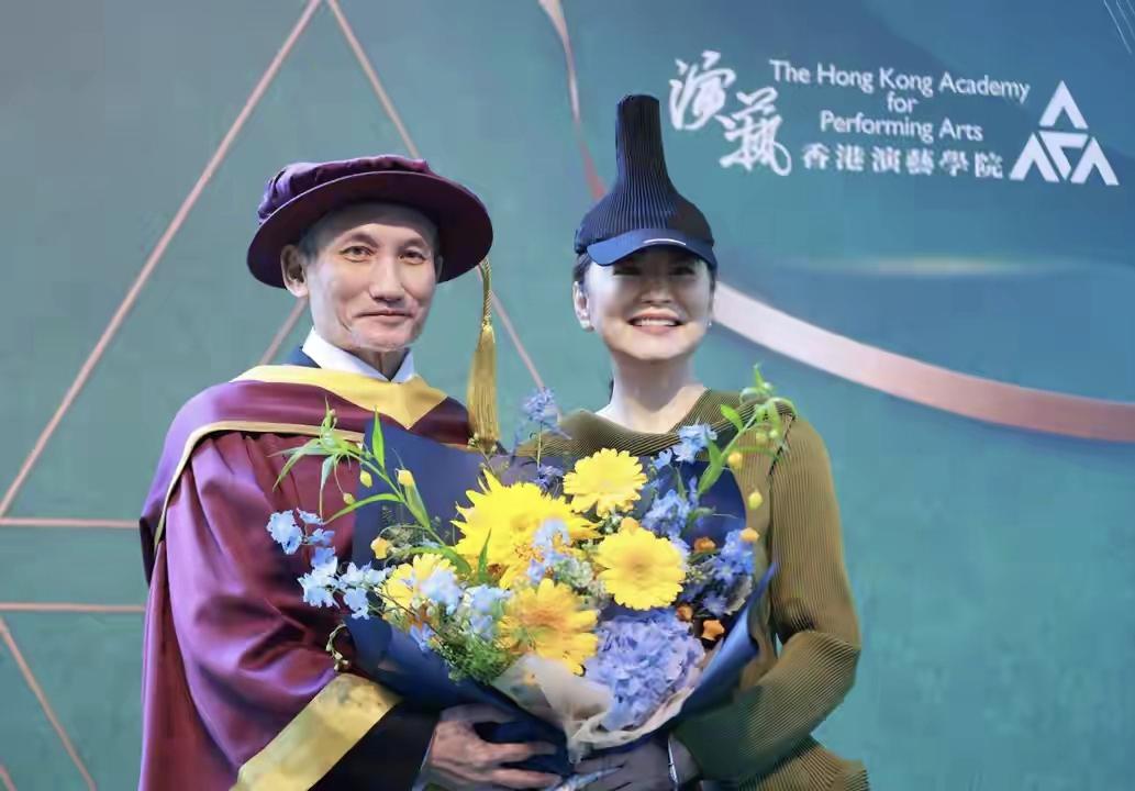 徐克好幸运哦，自己跟施南生无法白头偕老，当初跟施南生离婚，施南生也很痛苦，可是如