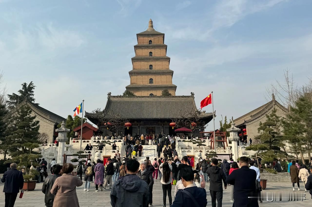 青春消逝的太快了，转眼再来都13年了……
翻相册发现上次来慈恩寺还是2011年。
