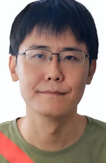 2002年，22岁的清华高材生刘海洋，在动物园将浓硫酸先后泼向五只熊，本以为会遭