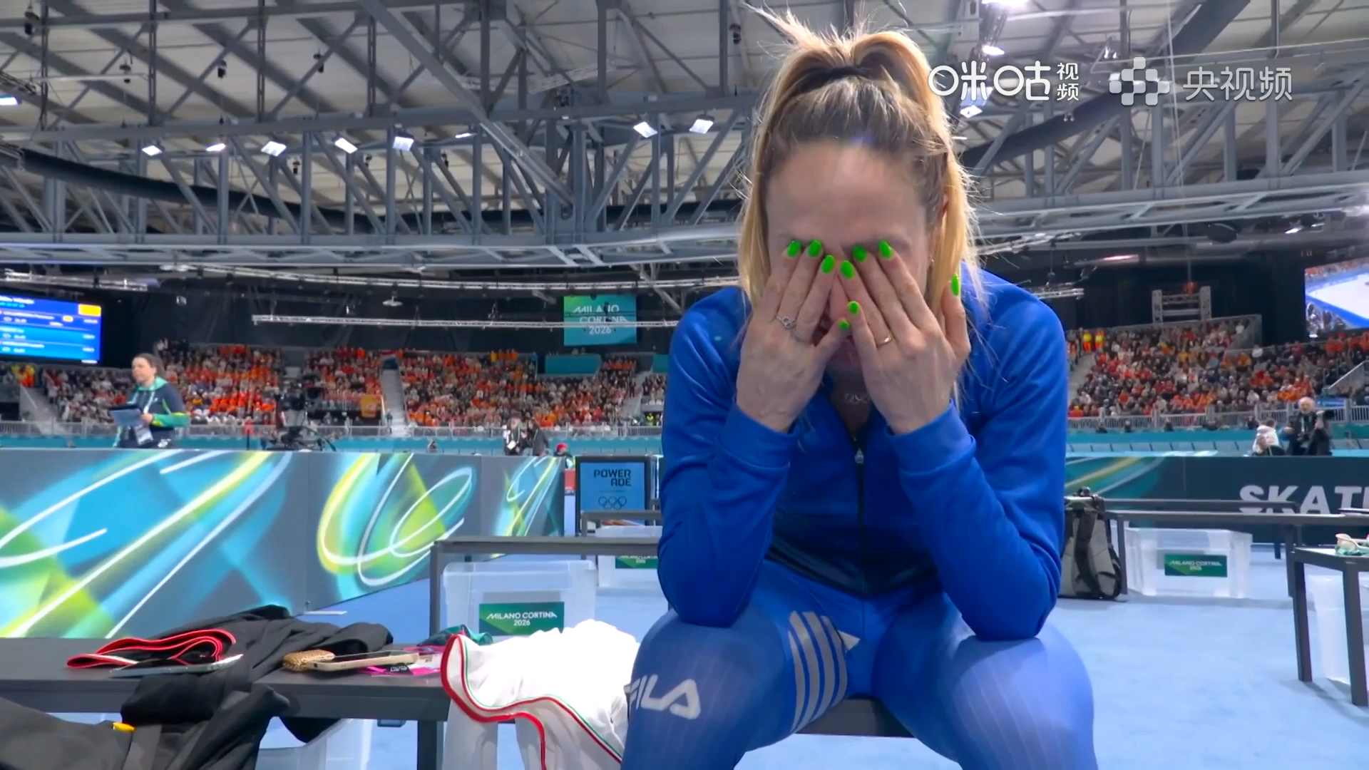 #米兰冬奥会冰上项目首金诞生##米兰冬奥会东道主首金# 米兰冬奥会速度滑冰女子3