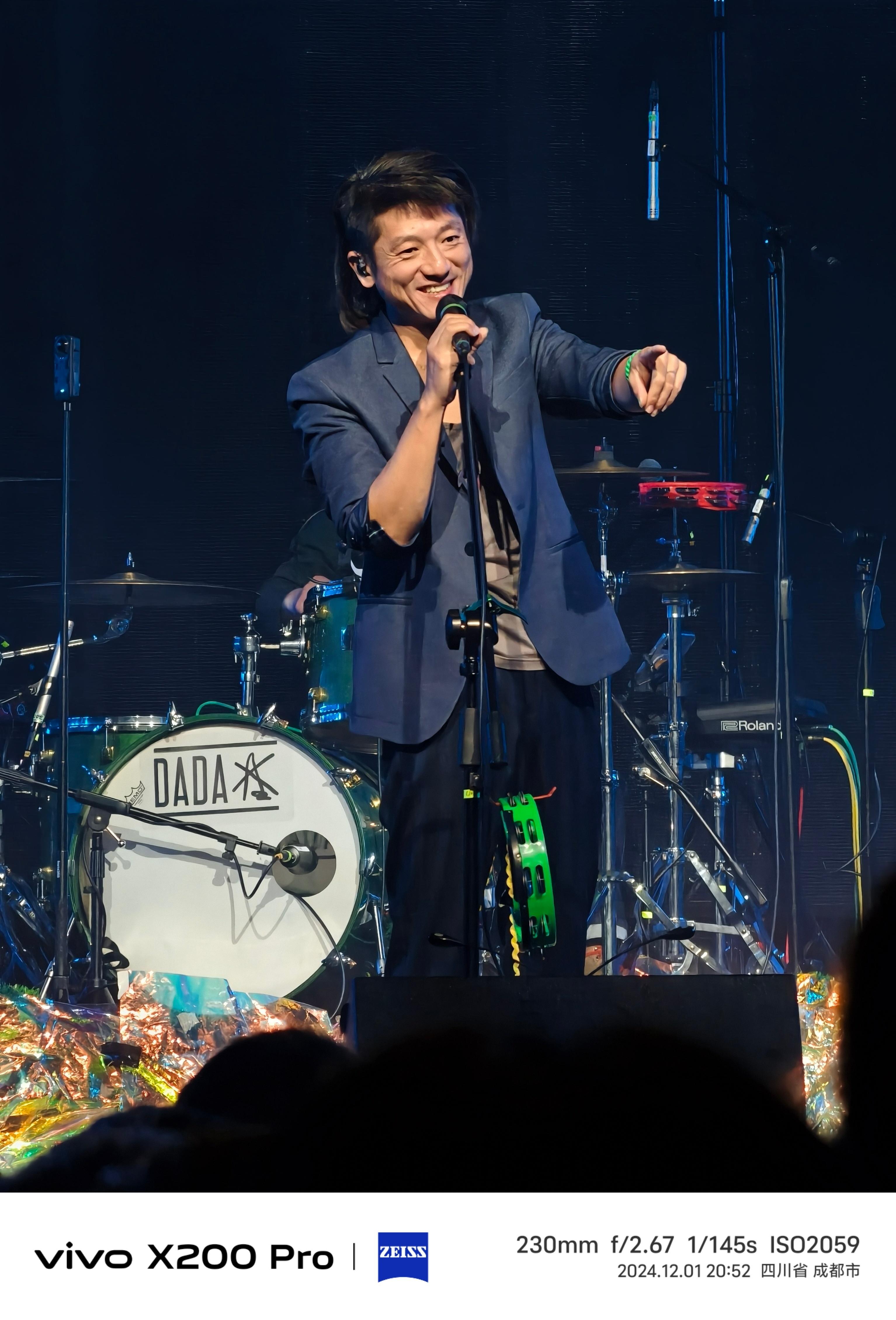 也算是了个心愿了，听了20年前就在听的乐队LIVE，大二时候在武汉华科校门口偶然