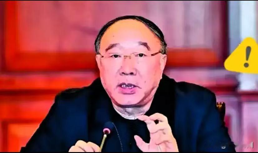 老黄是个狠人
早年间关于他儿子的传言很多，比如他儿子开红色法拉利，每次路过的警察