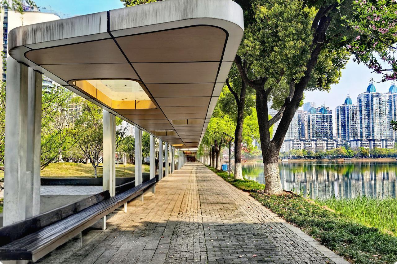 武汉西北湖公园的季节之魅
在这流转的季节，似梦的诗笺，武汉西北湖公园，美若天仙。