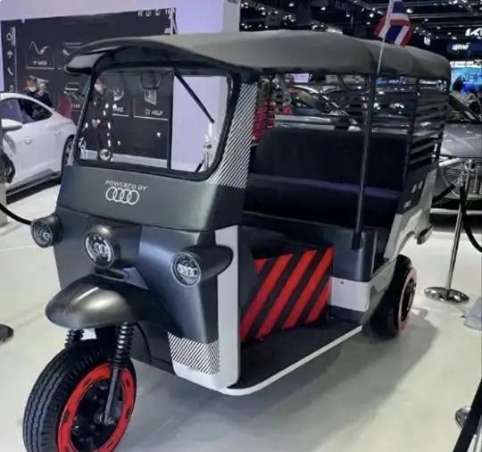 奥迪三蹦子来袭
奥迪近年业绩呈现 “销量下滑、增收不增利、利润大跌” 的态势，迫