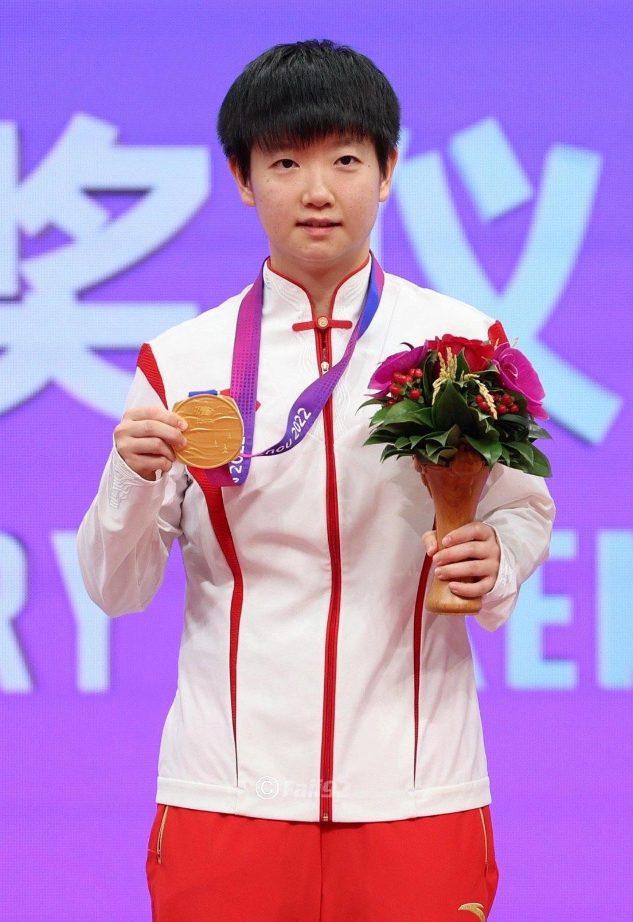 乒乓球队莎莎为啥最受欢迎?因为她有哪股子不服输的倔劲❗在她的身上，有为祖国争光的