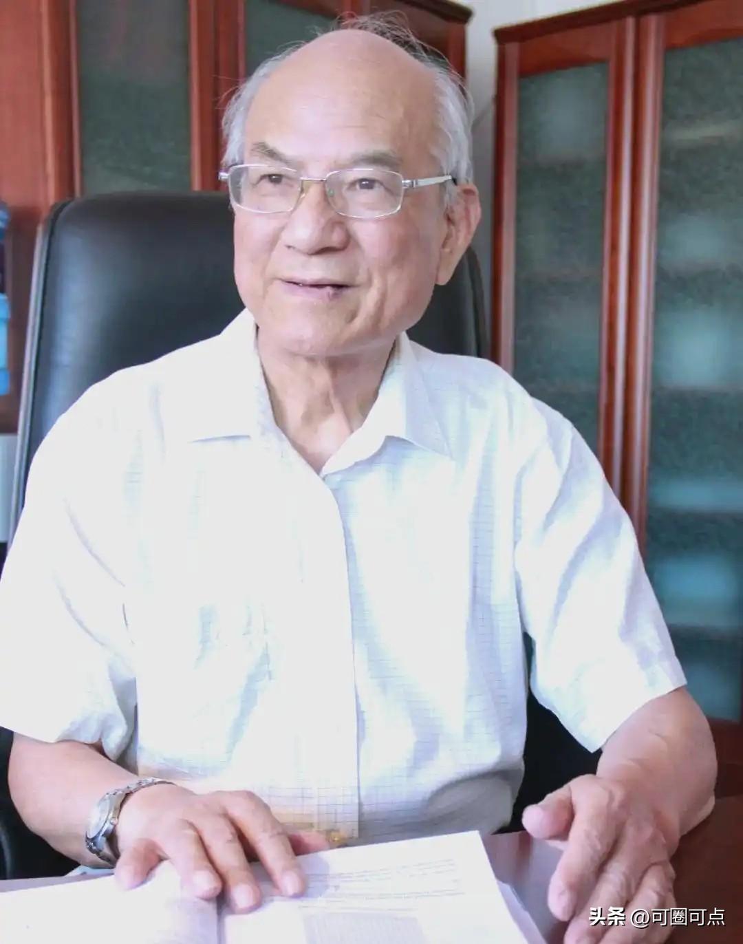 说到为国铸剑的脊梁，咱们还得说说刘永坦院士。他是咱们国家仅有的几位“双院士”之一