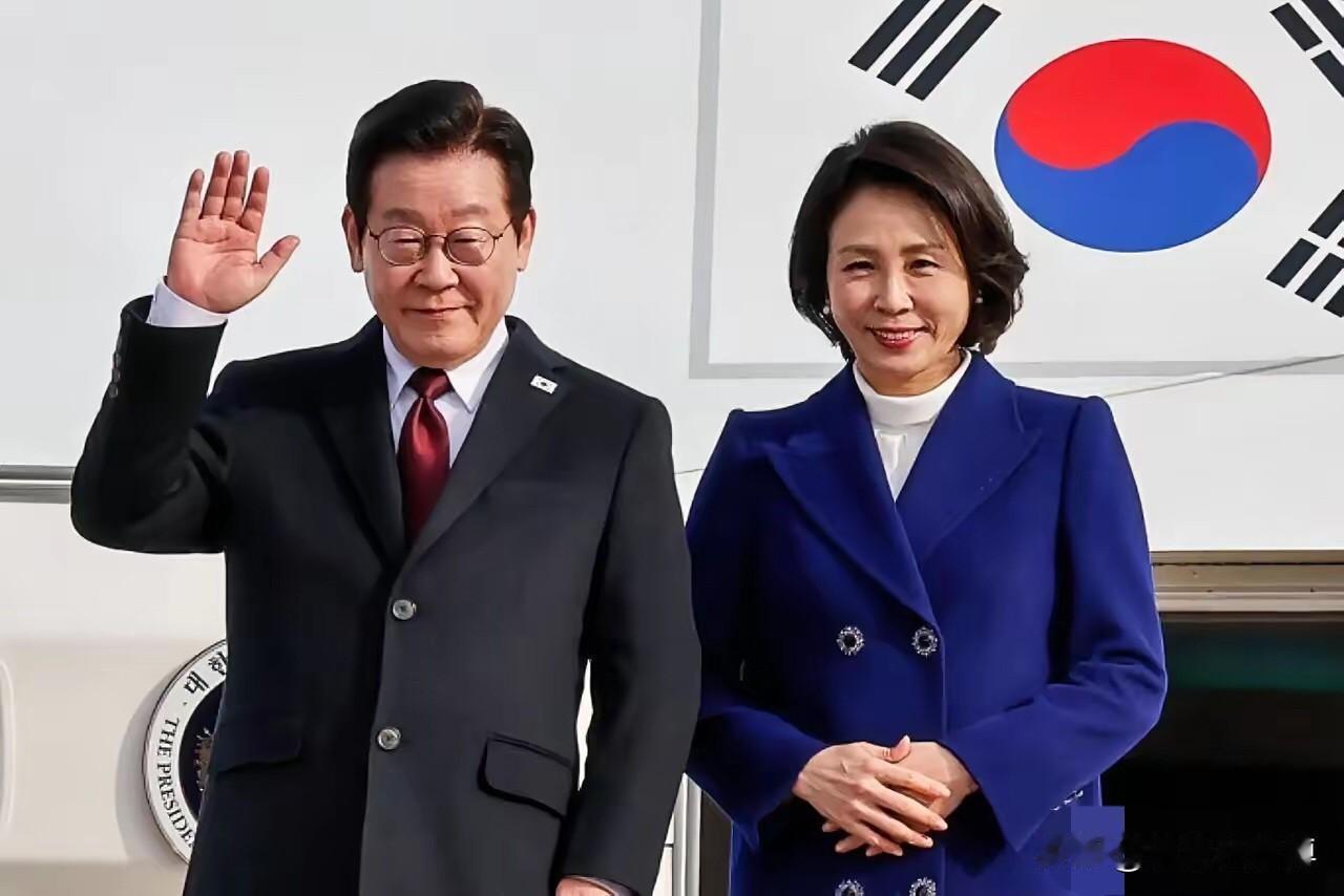 有人问，为什么李在明敢斩钉截铁地说：“非常自豪韩中关系全面恢复”，而尹锡悦当时就