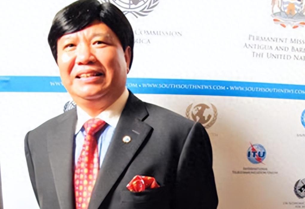 真是大快人心！还记得那位当年豪捐美国7000万，还口出狂言"中国穷不关我事"的中