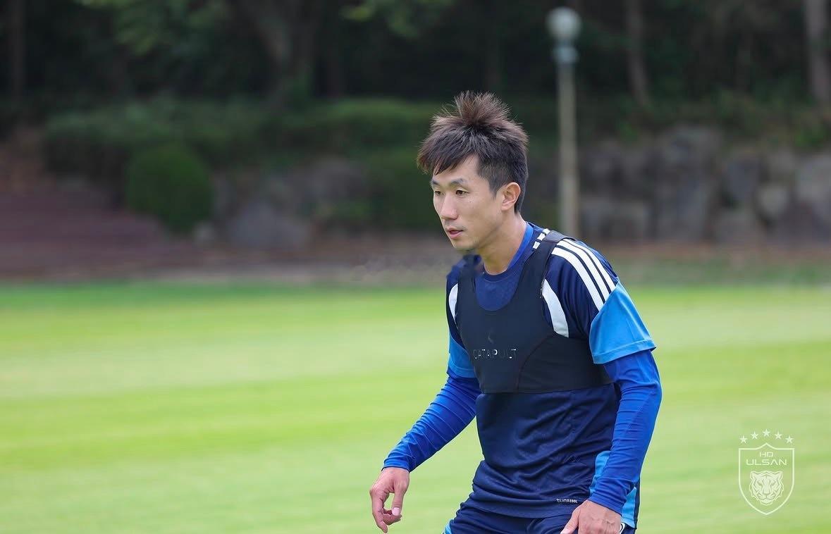 北京国安北京国安 姜祥佑备战与江原FC的比赛。 