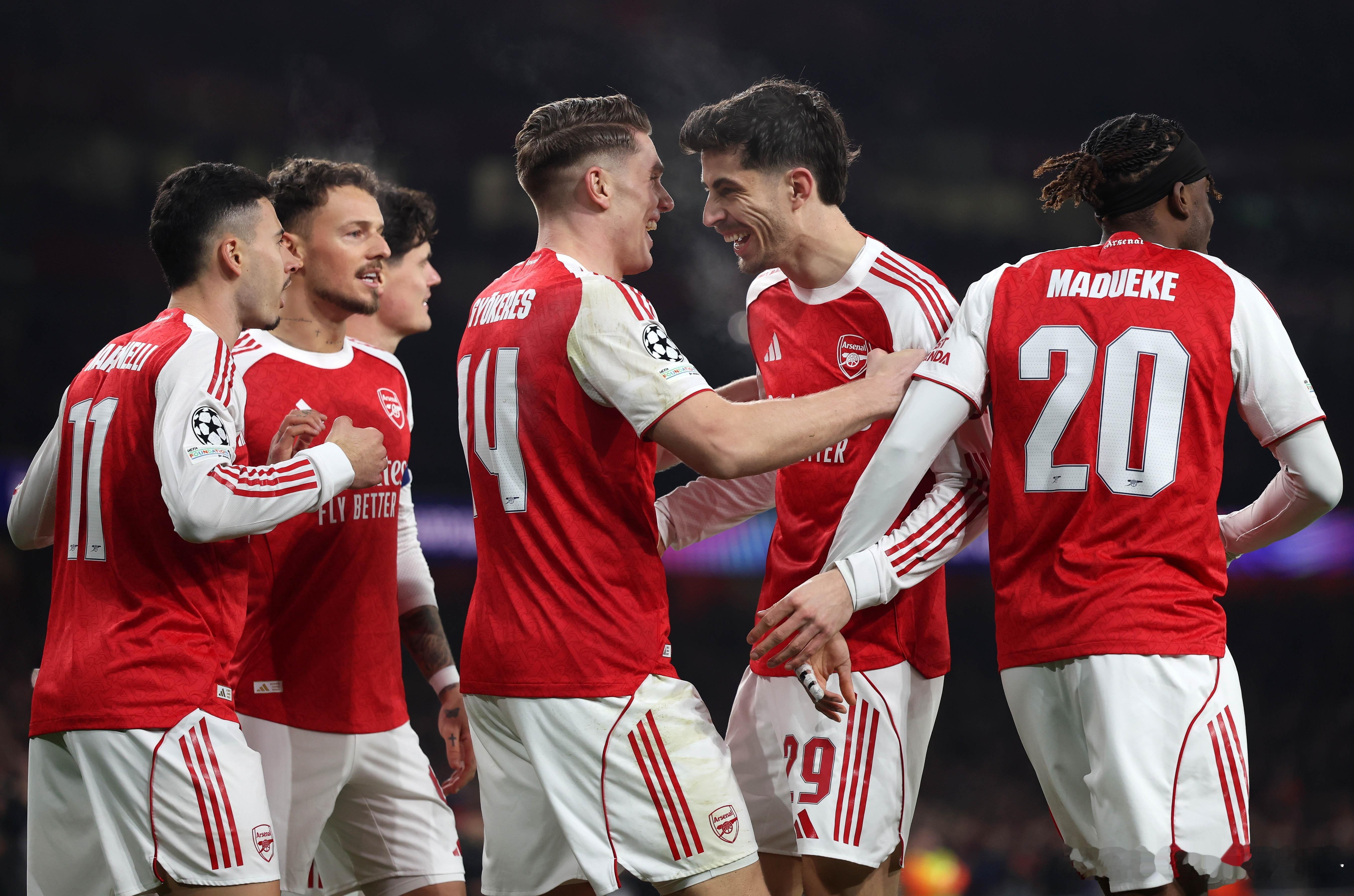 周六 英超看法019  利兹联 vs 阿森纳虽然贵为英超榜首球队，但是阿森纳在客