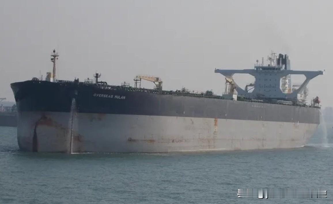 【美军今天又扣押两艘油轮】
    美国人现在闻到油味就像鲨鱼嗅到了血腥味，立马