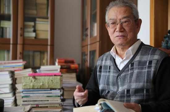 赵逵夫，男，汉族，1942年12月生，甘肃省西和县人。西北师范大学教授、博士生导