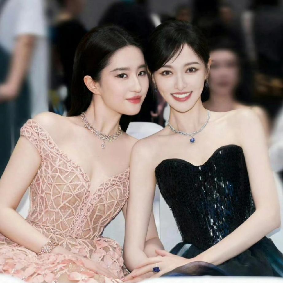 罗晋幸不幸福我不知道，
刘亦菲单身生活快不快乐，
我也不知道，但是，有一点可以肯