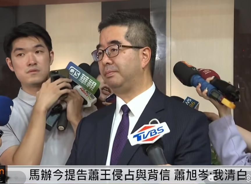 针对金溥聪展出的那张与台商手捧现金合照是否有向特定对象交代一事，萧旭岑回应：纯粹