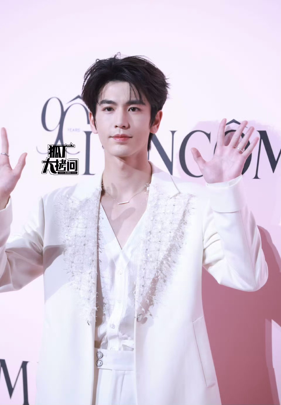 张凌赫参加活动的生图，状态怎么样？[思考][思考][思考] ​​​