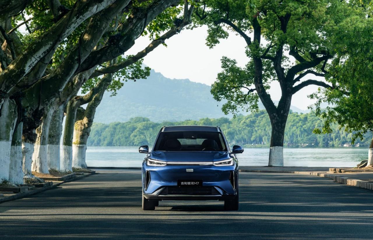 10.98万起，吉利银河M7远航家把长续航从卖点变成了标配
 
电混SUV市场有