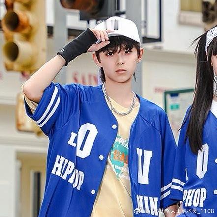 我半夜睡不着玩手机看到陈思罕童模时期tb卖家秀了你们知道吗。一想到这个和我儿是同