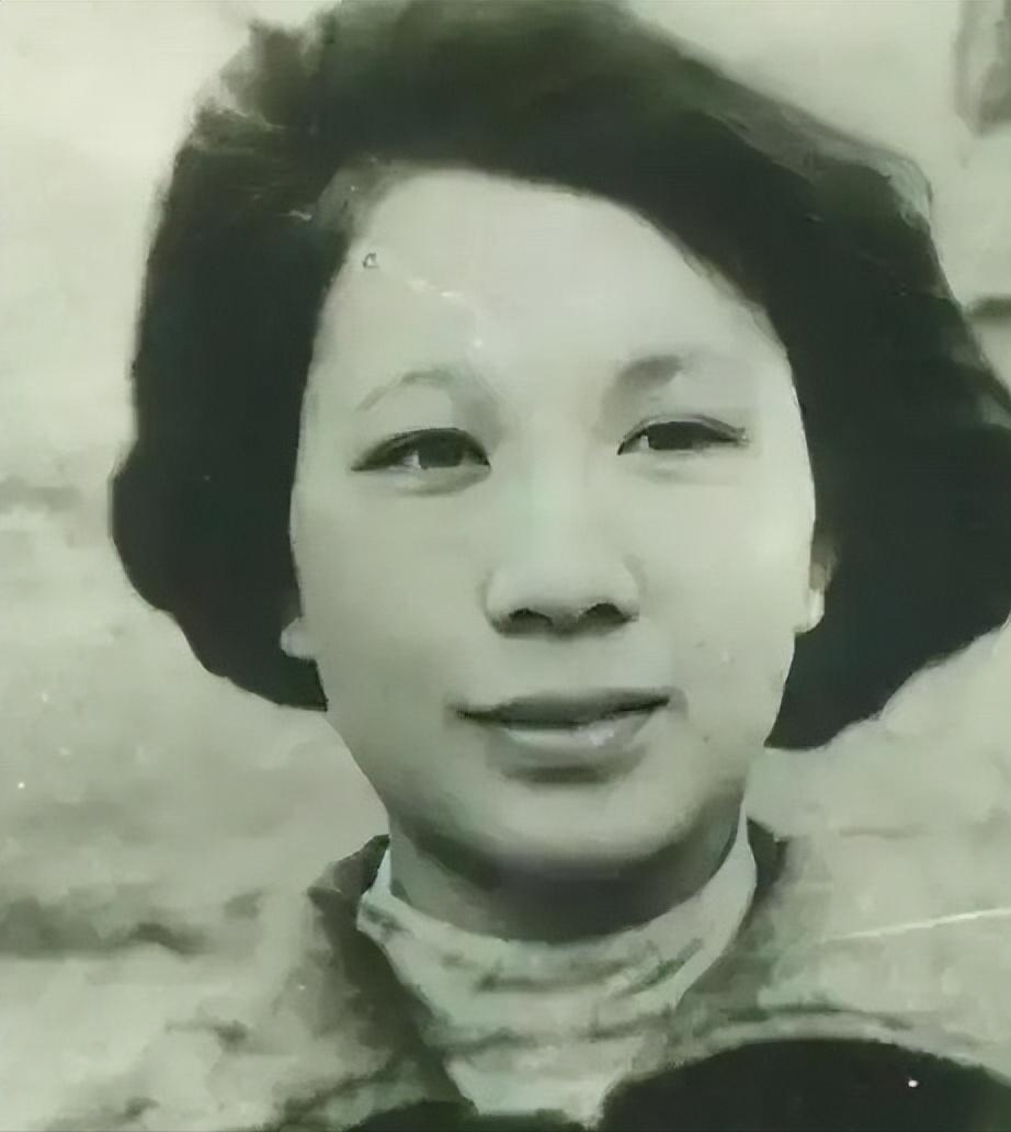 1949年，渣滓洞大屠杀中，盛国玉在枪响前倒地装死，不久，特务进来补枪，谁料，他