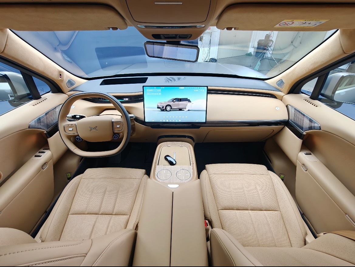 小鹏 GX 开启预售39.98 万，六坐纯电/增程可选全车标配三排零重力座椅，带