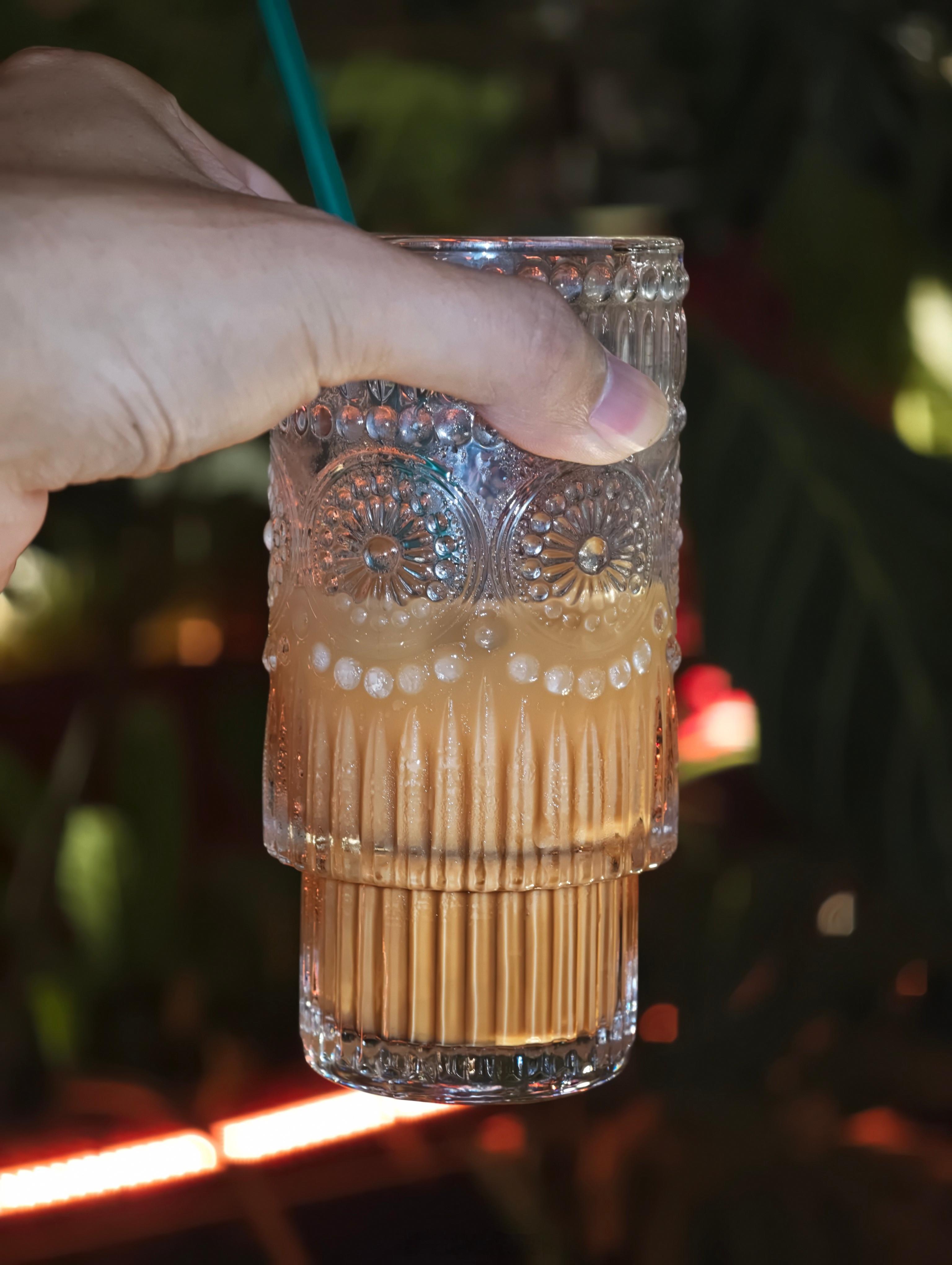 我：老婆，这是啥？好难喝老婆：泰奶！我：太奶？ 