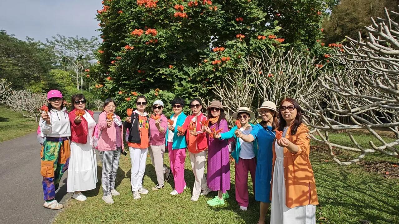 骊山旅友快乐行……西双版纳！
  骊山驴友会七彩云南大环线、西双版纳中科院热带植