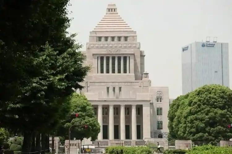 5月27日，日本又有一项新法案正式闯关成功，这次盯上的，是“国家情报局”，过去日