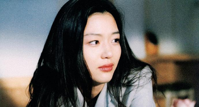 谁都可以不在意你的情绪，只有你不可以，因为你是你自己最后一道防线。—— 席瑞 ​