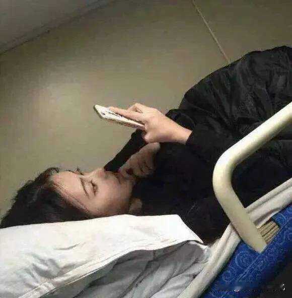 你在火车上遇到这一幕，你会怎么办？