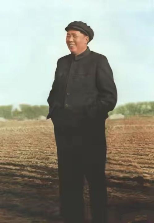 他的一生是伟大无私的，为了新中国的建立，从小立志救中国，他就是人民的大救星，伟大