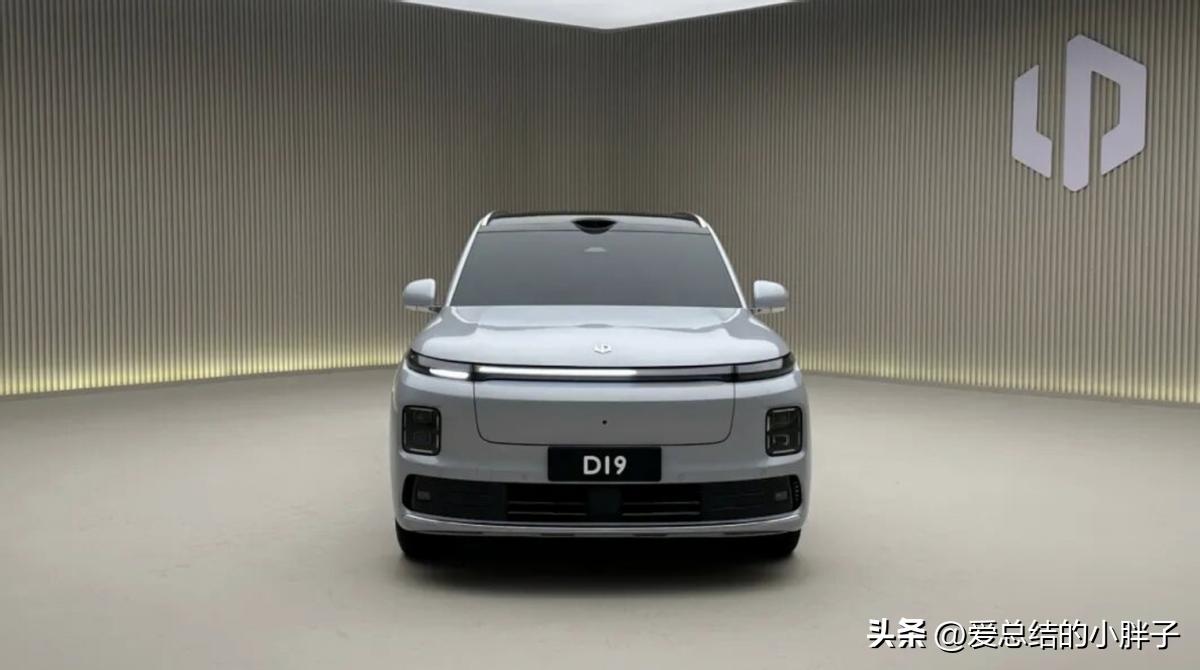 近三年零跑汽车真牛，数据如下：
2024年：零跑卖了29.37万辆
2025年：