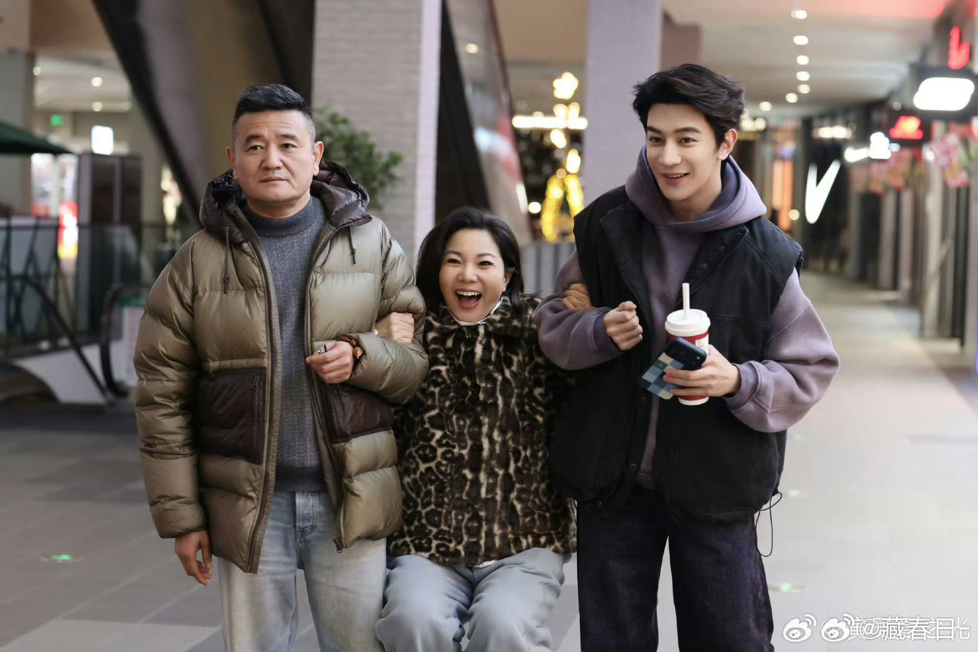 夏之光也逃不过催婚光之家饭桌突然上演催婚大戏！光爸一句“没参加选秀现在该成家立业