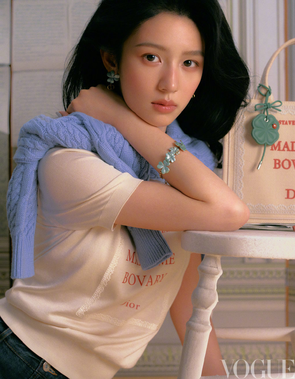 周也 x Vogue China January 2026《VOGUE服饰与美容