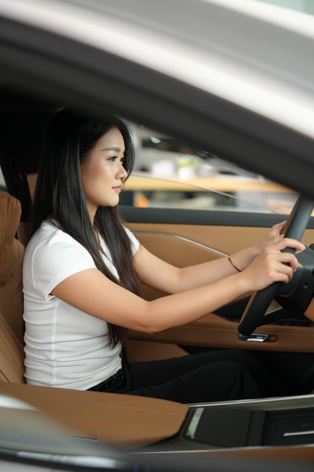 女生选车新信号：告别盲选细列清单，铂智7为什么能入围？

汽车展厅里正在发生一项