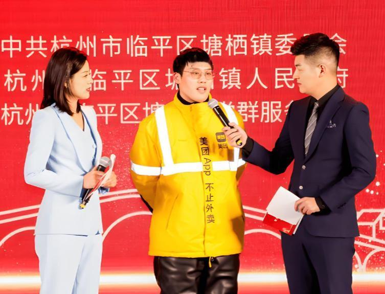 泪目！21 岁外卖小哥接到一份特殊订单，订单备注 “别放门外，请敲门送进来”，当