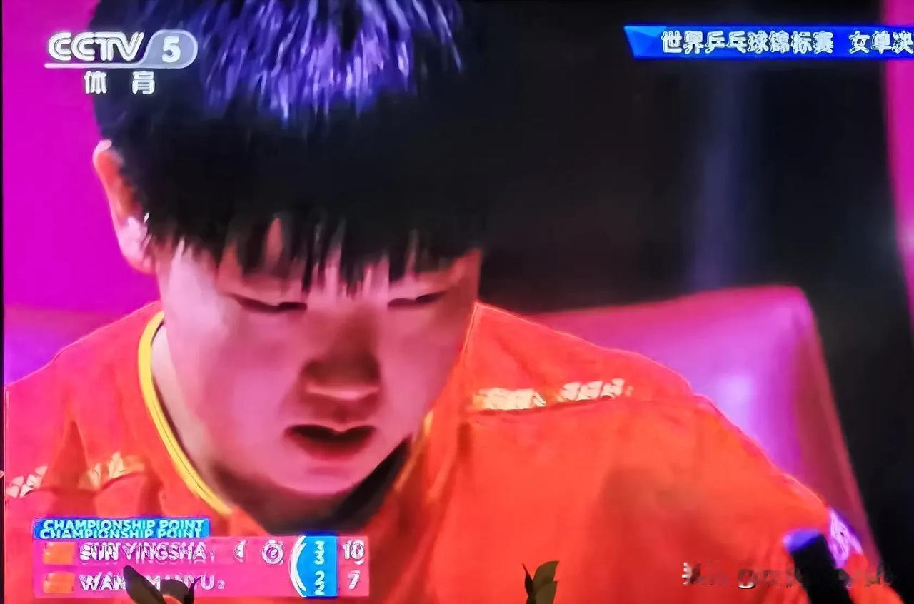 莎莎静下心来想，低头已见轻脱发——
上天给我出难题
对方也在考验我
有人等着看笑