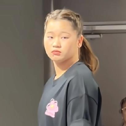 终于明白，
为什么大家这么喜欢全红婵，
不是单单因为她拿了很多金牌，而是因为她身