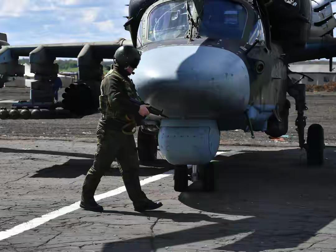 乌宣布大捷：5个军用机场遭清除，俄军节奏全乱！
