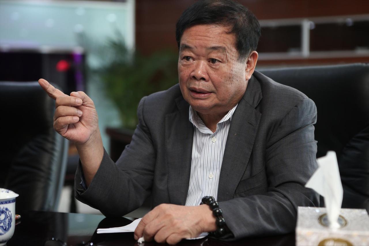 [微风]2015年，曹德旺拿出100万给一个小女孩换肾。可谁知，小女孩治愈后，却